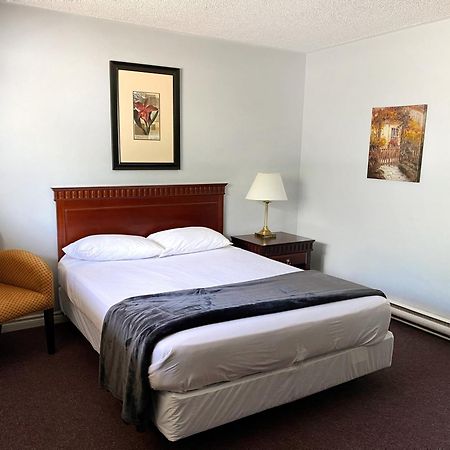The Fort Nashwaak Motel Фредериктон Экстерьер фото